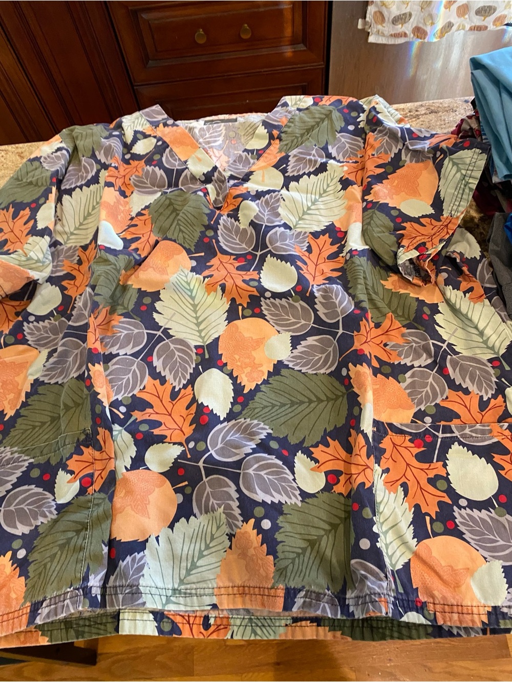 UA leaf print scrub top size 3X